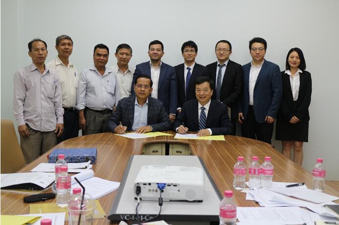 李文昌主任与尤•莫尼拉局长签署会谈纪要