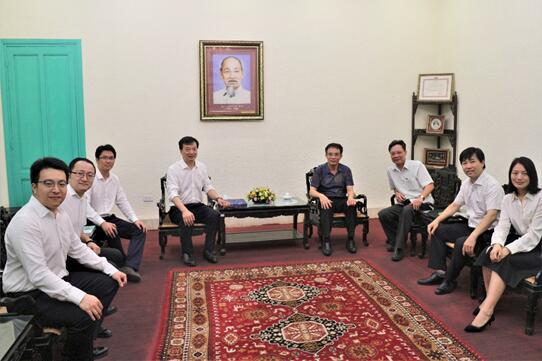 与越南地质矿产总局会后合影 与越南地质矿产总局会后合影