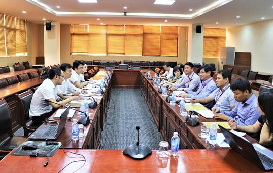 与河内矿业地质大学座谈现场 与河内矿业地质大学座谈现场