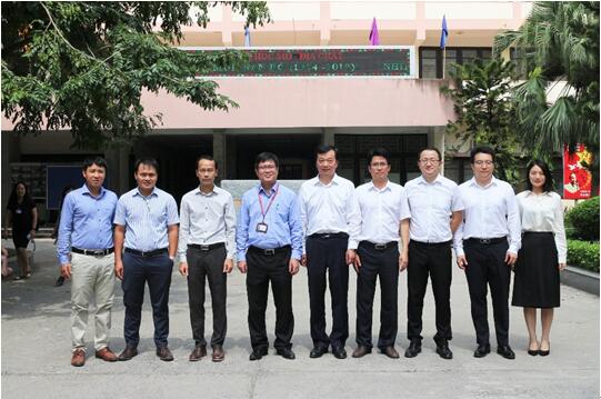 与河内矿业地质大学会后合影 与河内矿业地质大学会后合影