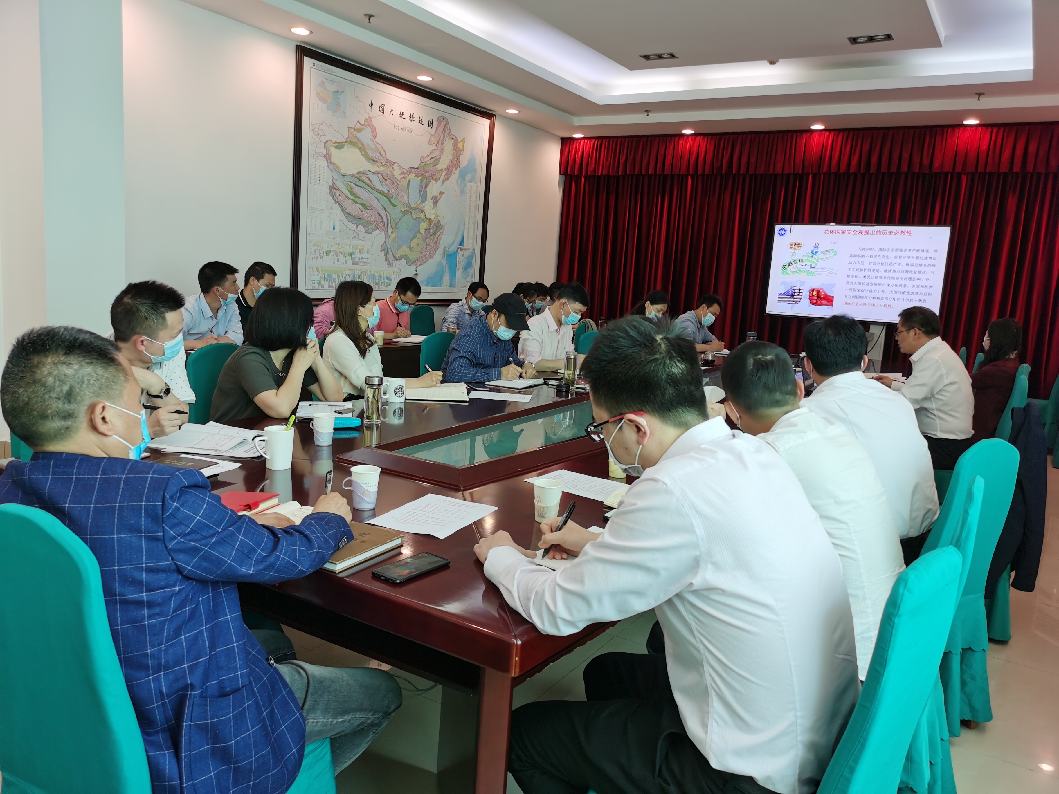 胡时友书记讲党课