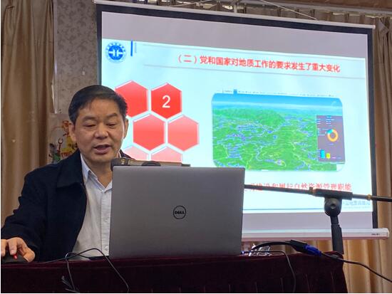 中心党委书记胡时友同志讲党课