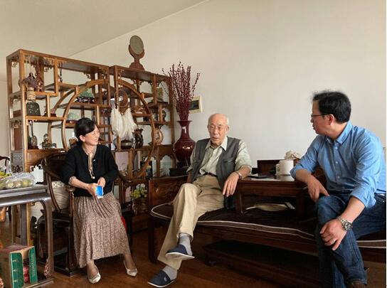 看望慰问刘宝珺院士